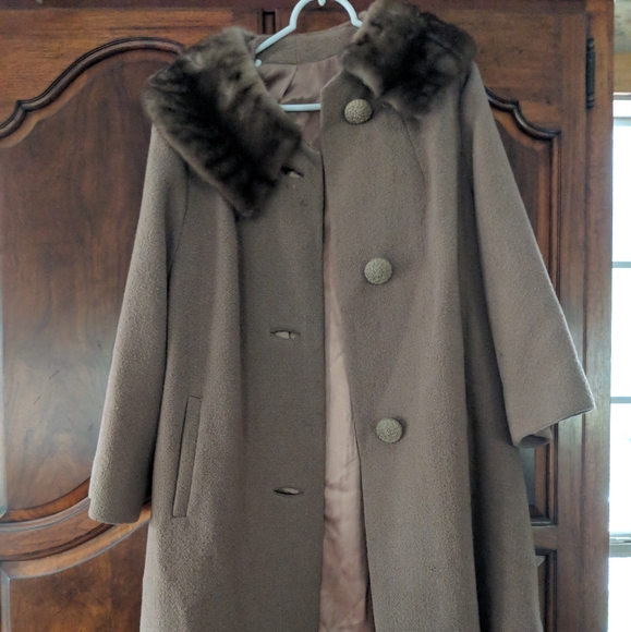 Vintage Coat - Picture 4 of 4